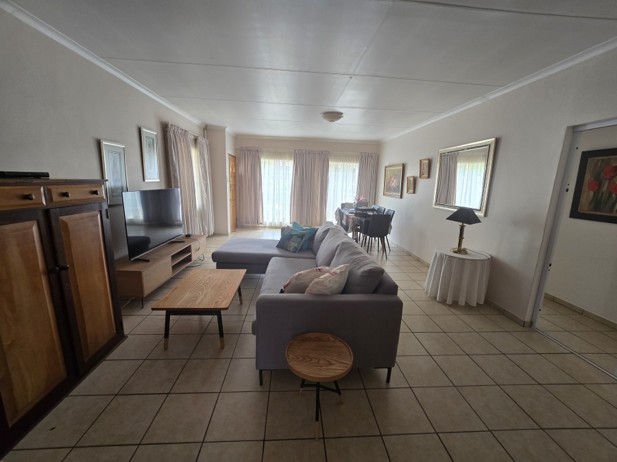 To Let 2 Bedroom Property for Rent in Flamwood North West